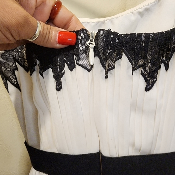 BCBGMAXAZRIA White Black Flare Strapless Lace Dress Size 0 - Picture 10 of 15
